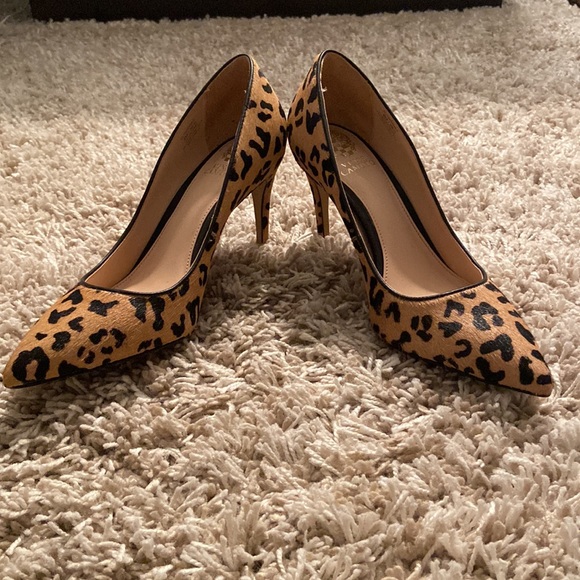 Vince Camuto leopard heels - Picture 6 of 6